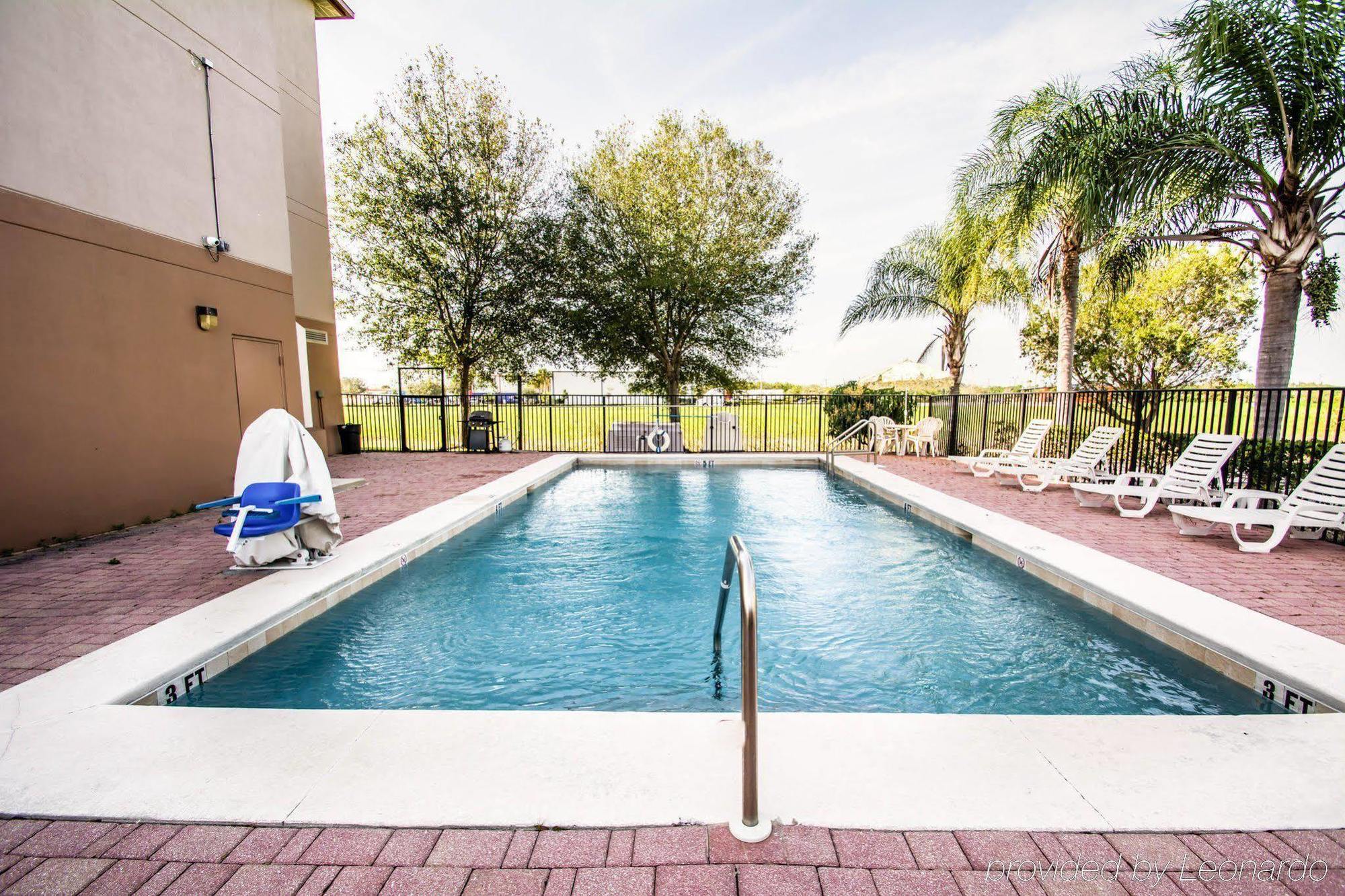 Sleep Inn Fort Pierce I-95 מראה חיצוני תמונה